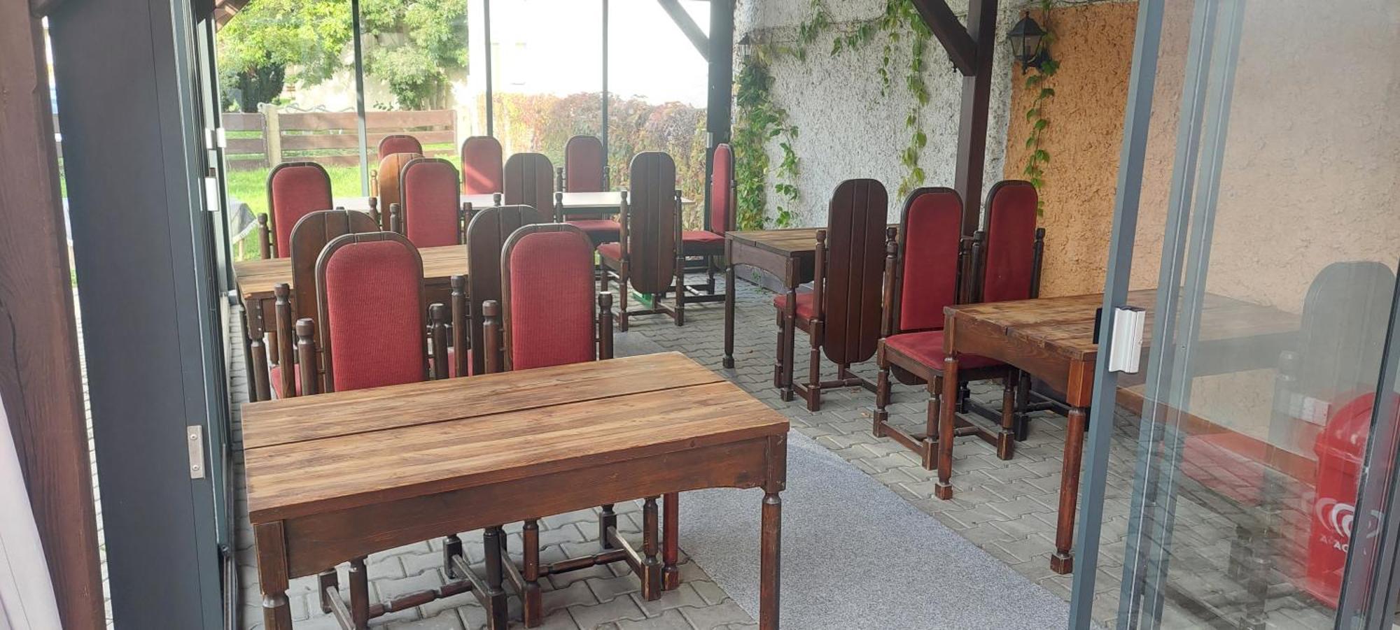 Penzion A Restaurace U Strnada クラトビ エクステリア 写真